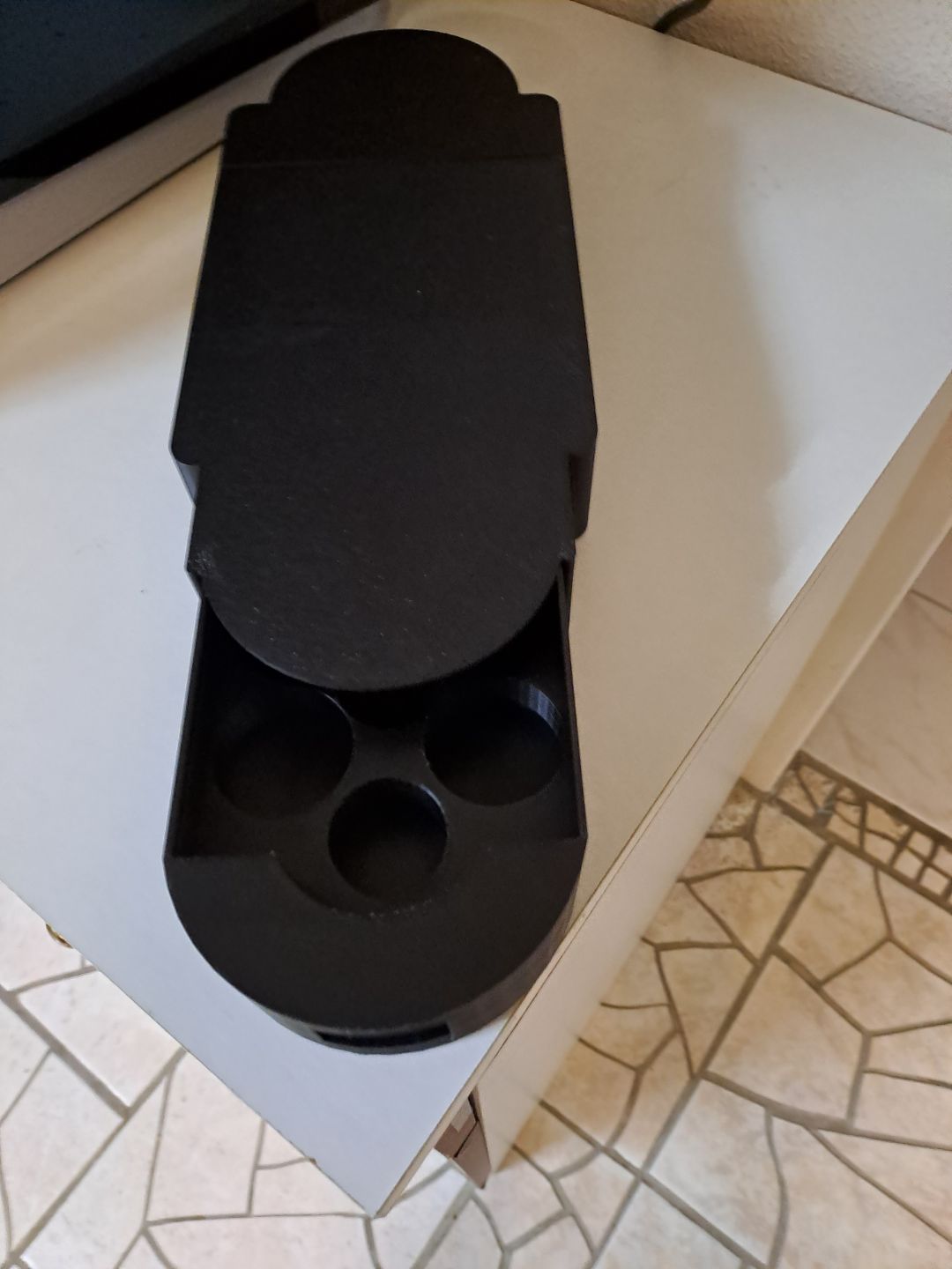 Cutie compactă pentru capsule Nespresso cu sertar sub cafetieră