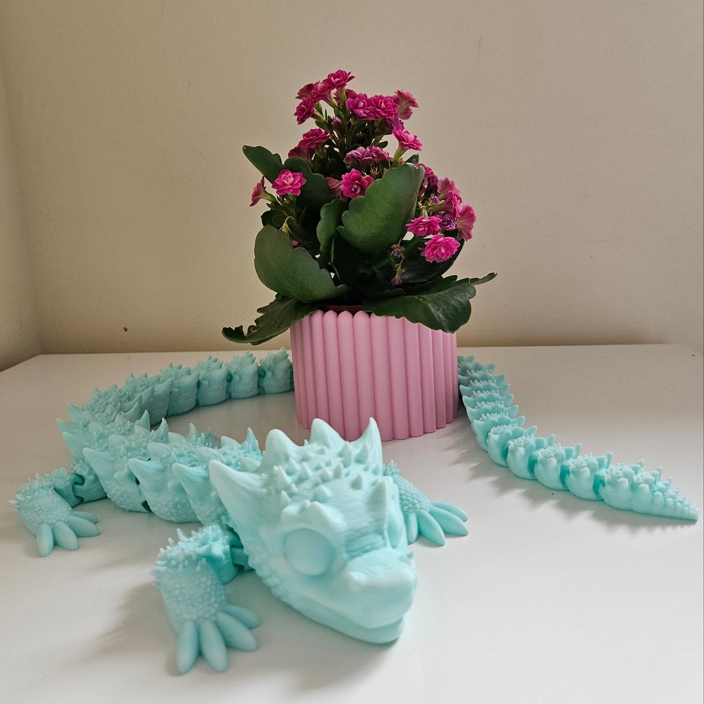 Dragon flexibil și articulat de 1 metru cu gradient albastru