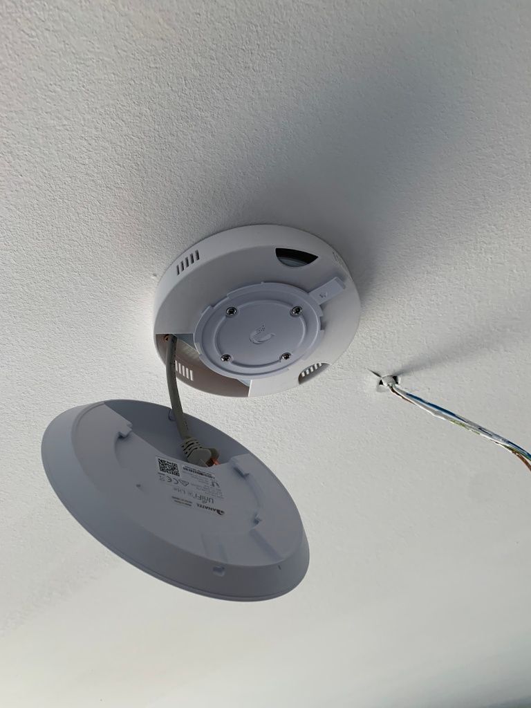 Suport standoff pentru Unifi UAP AC Lite și WiFi 6 Lite