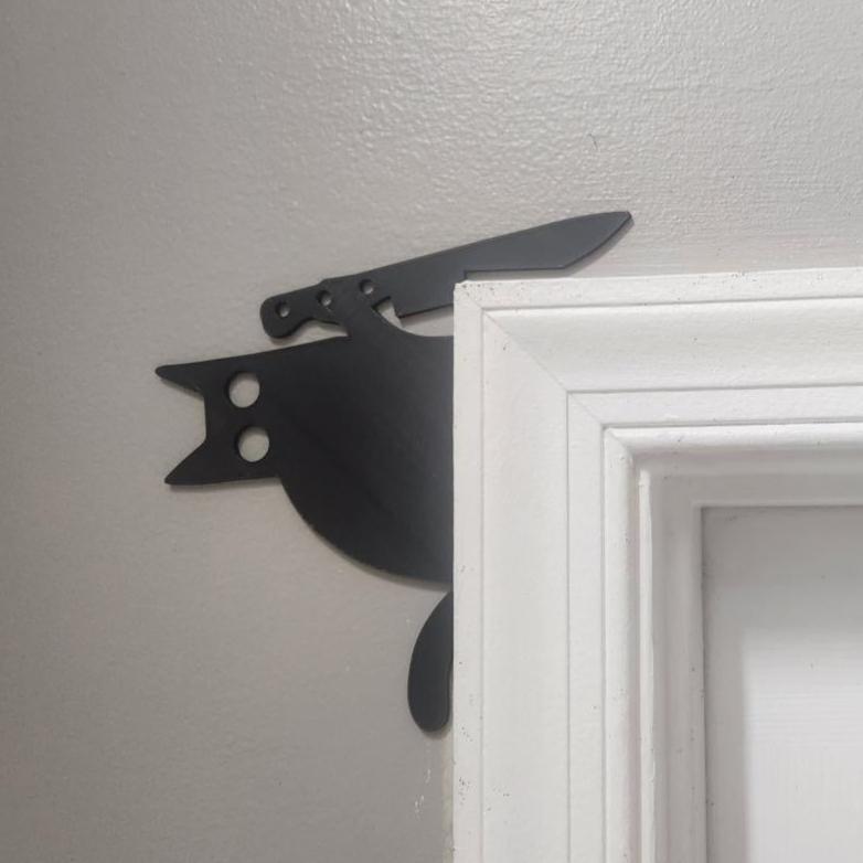 Decoratiune Halloween Pisica Cu Cutit Pentru Cadru Usa