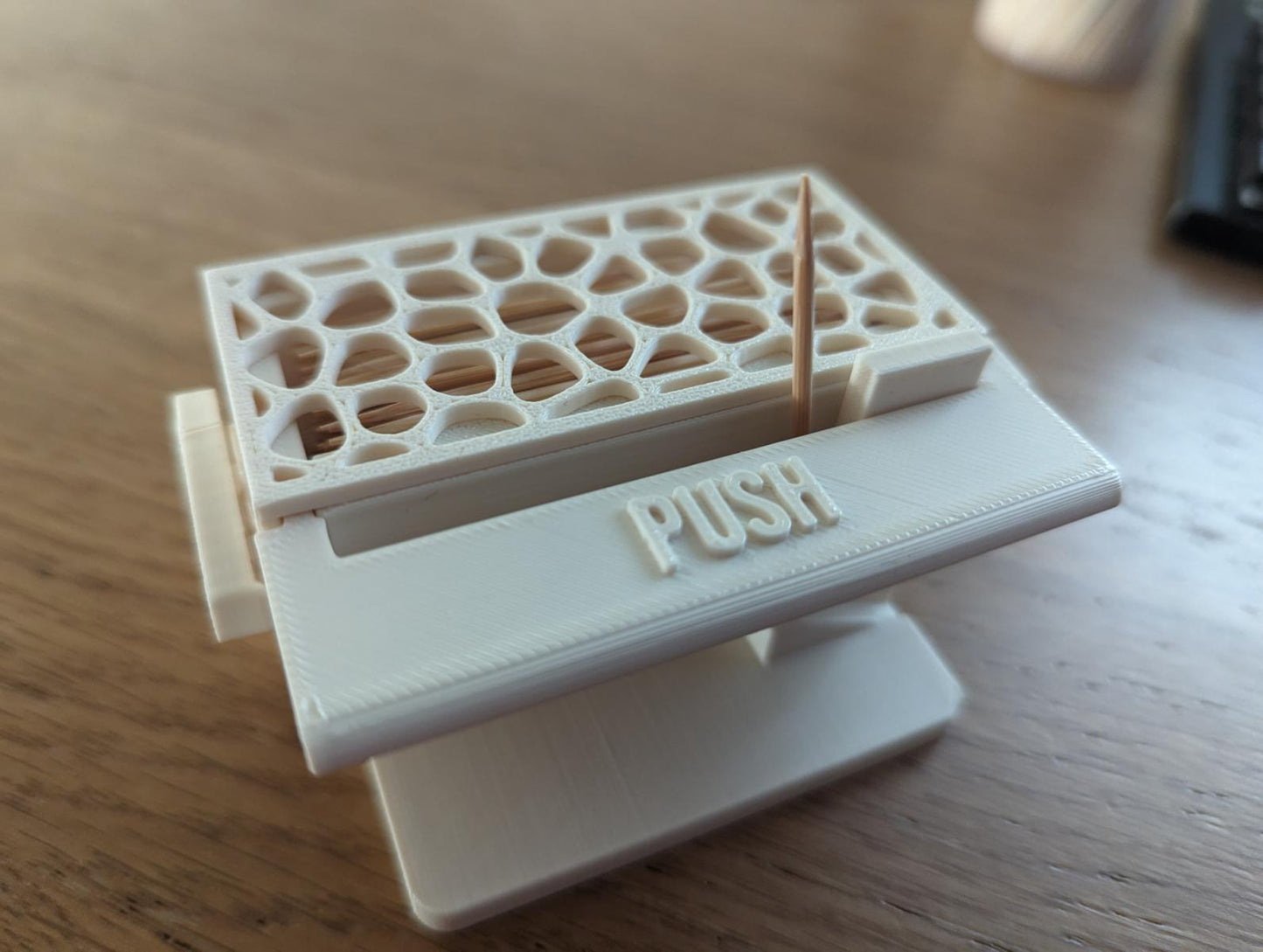 Dispenser automat pentru scobitori imprimat 3D