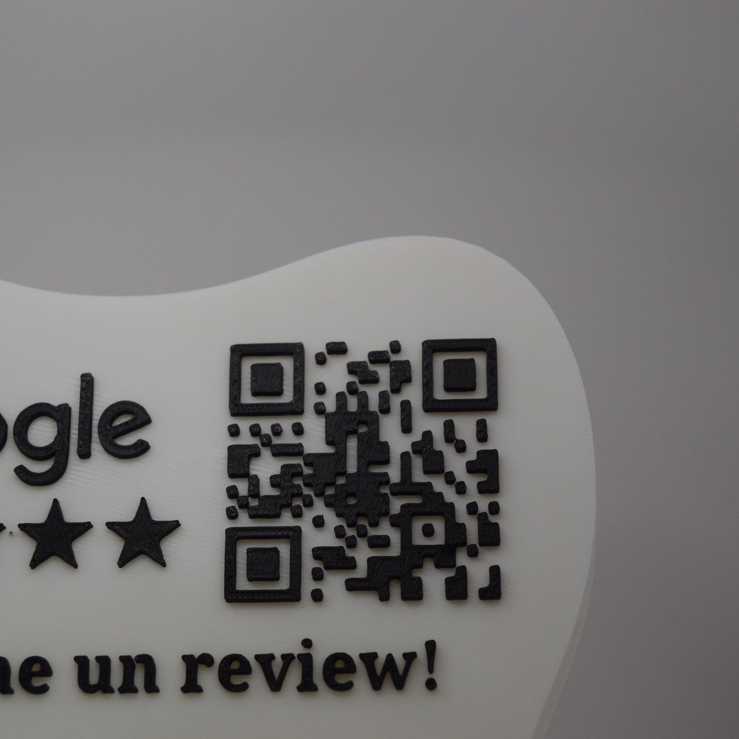 Stand pentru recenzii Google cu cod QR și NFC în formă de dinte