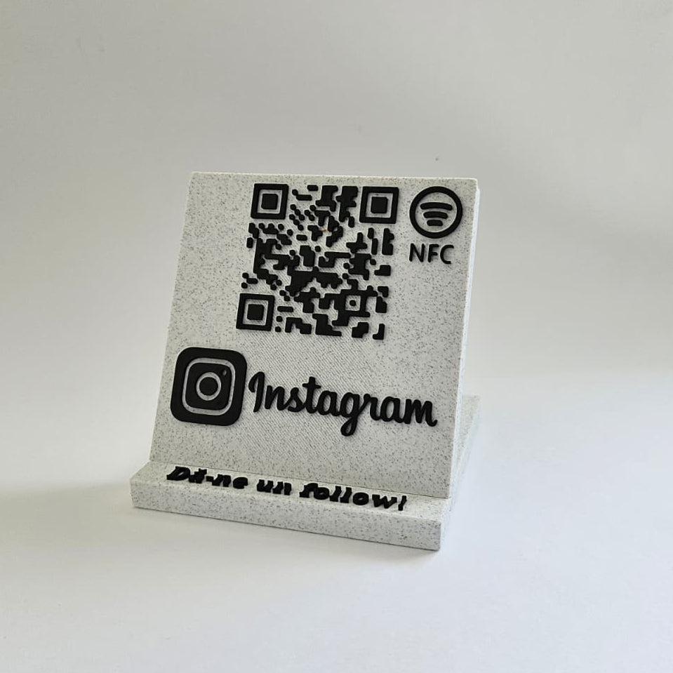 Stand cu cod QR și NFC pentru pagina de Instagram