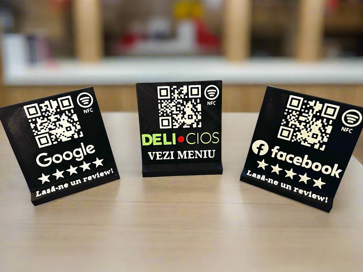 Stand cu cod QR și NFC pentru pagina de Facebook