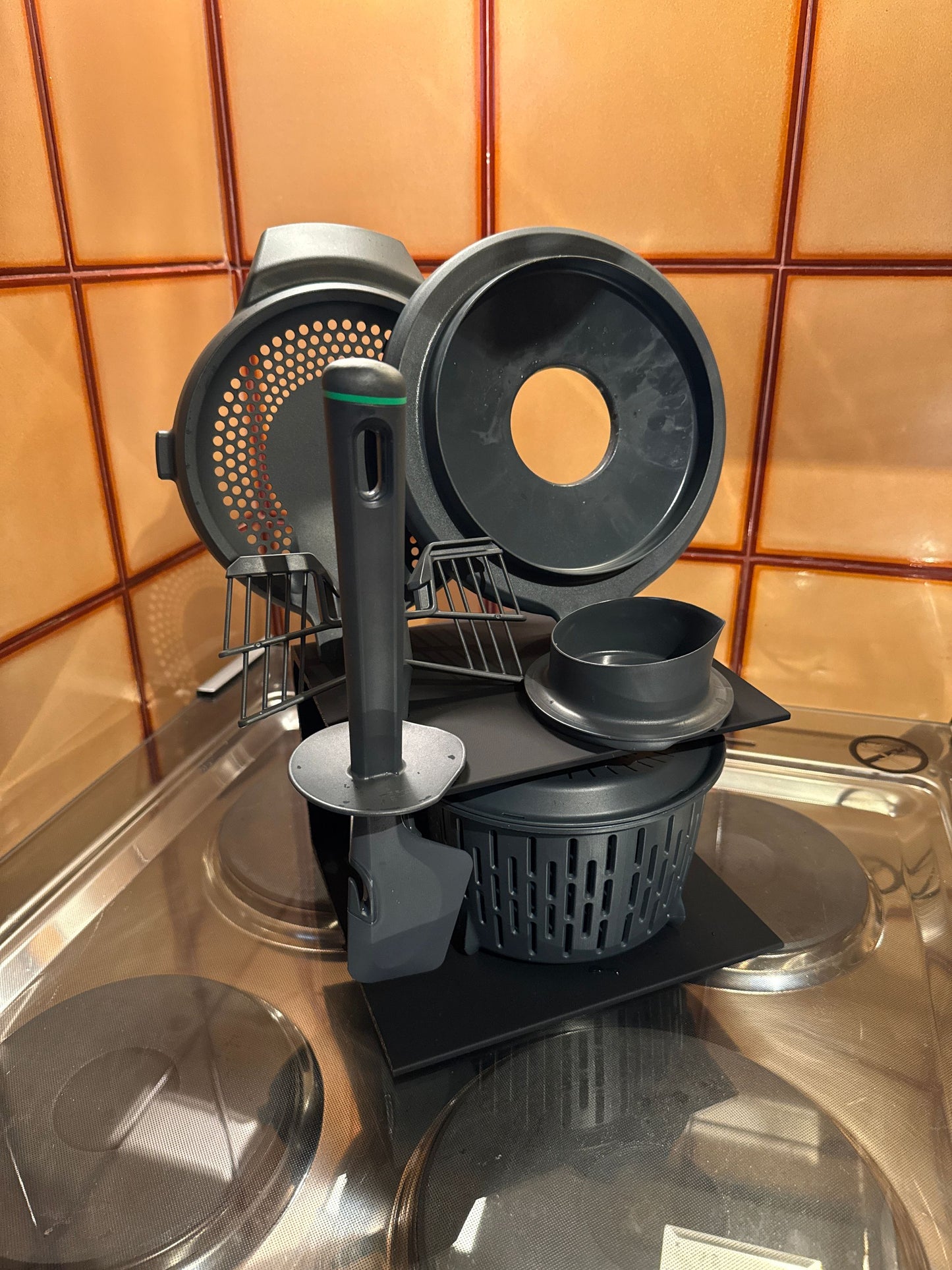 Suport organizator accesorii pentru Thermomix Bimby – Soluția perfectă pentru o bucătărie ordonată