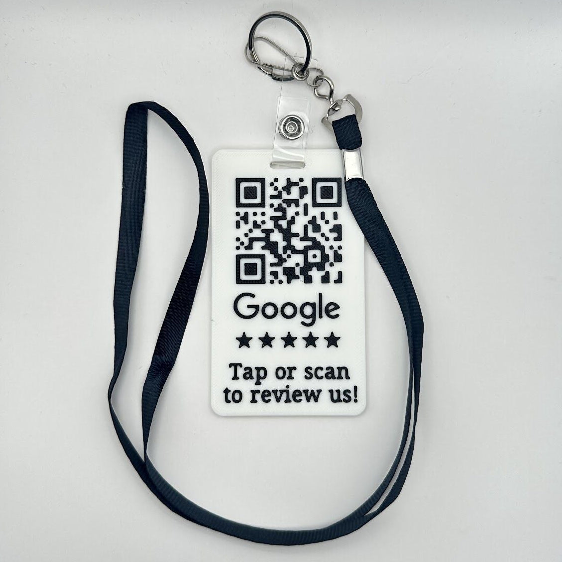 Lanyard personalizat cu cod QR și card NFC pentru recenzii și social media