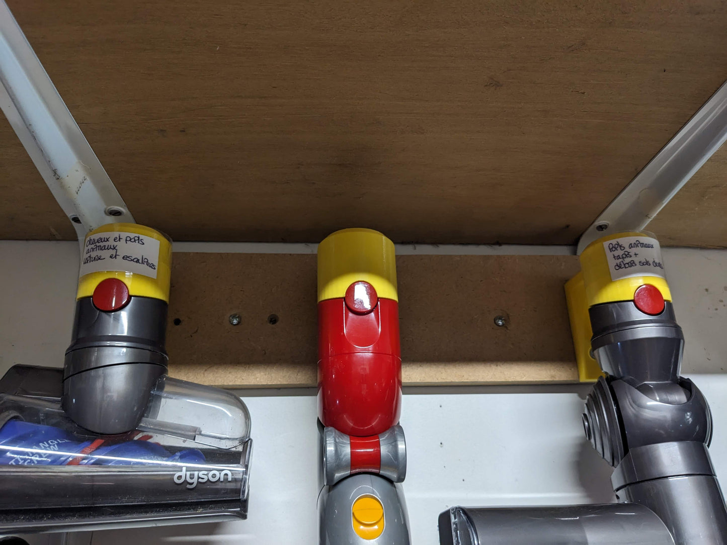 Suport perete pentru accesorii aspirator Dyson V12