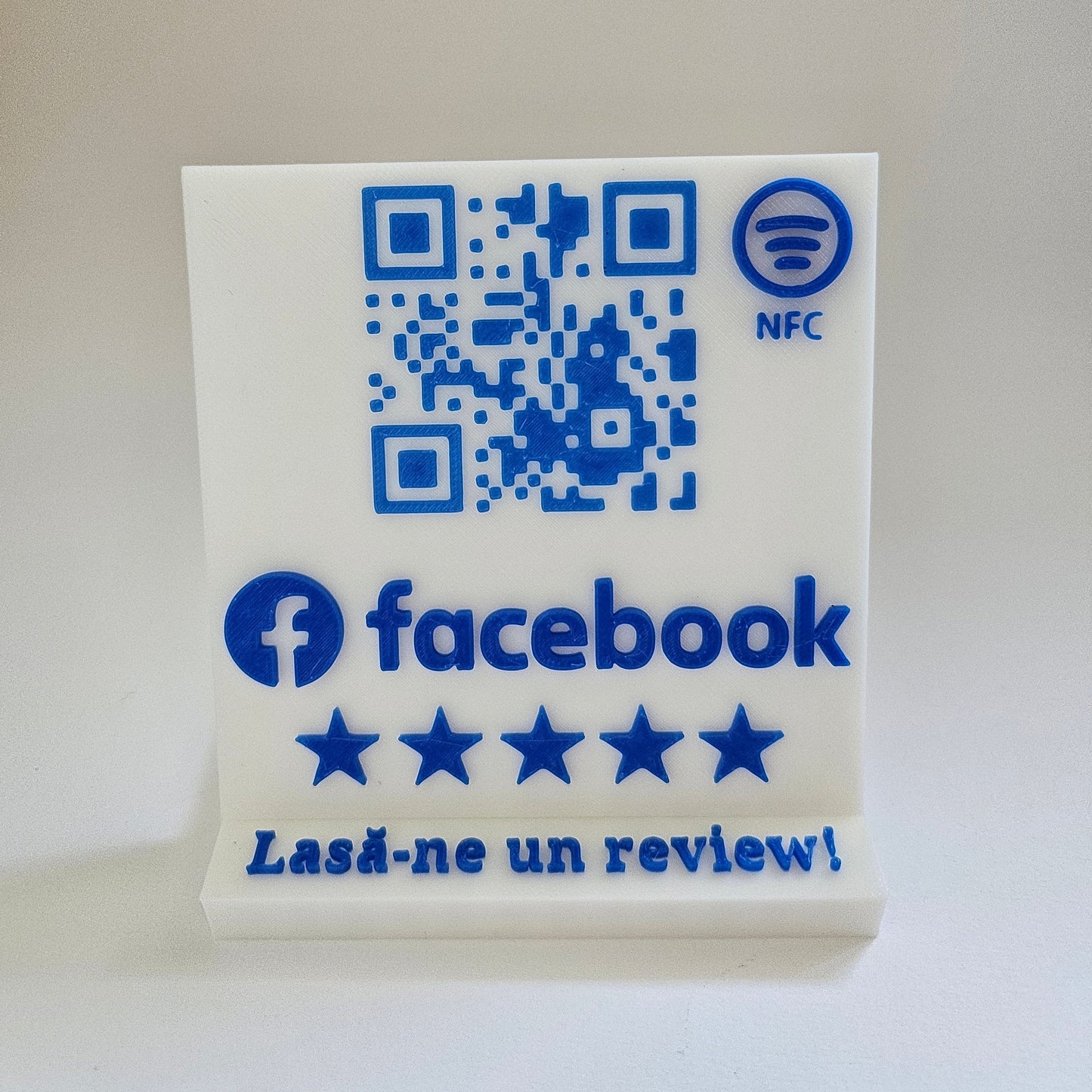 Stand cu cod QR și NFC pentru pagina de Facebook