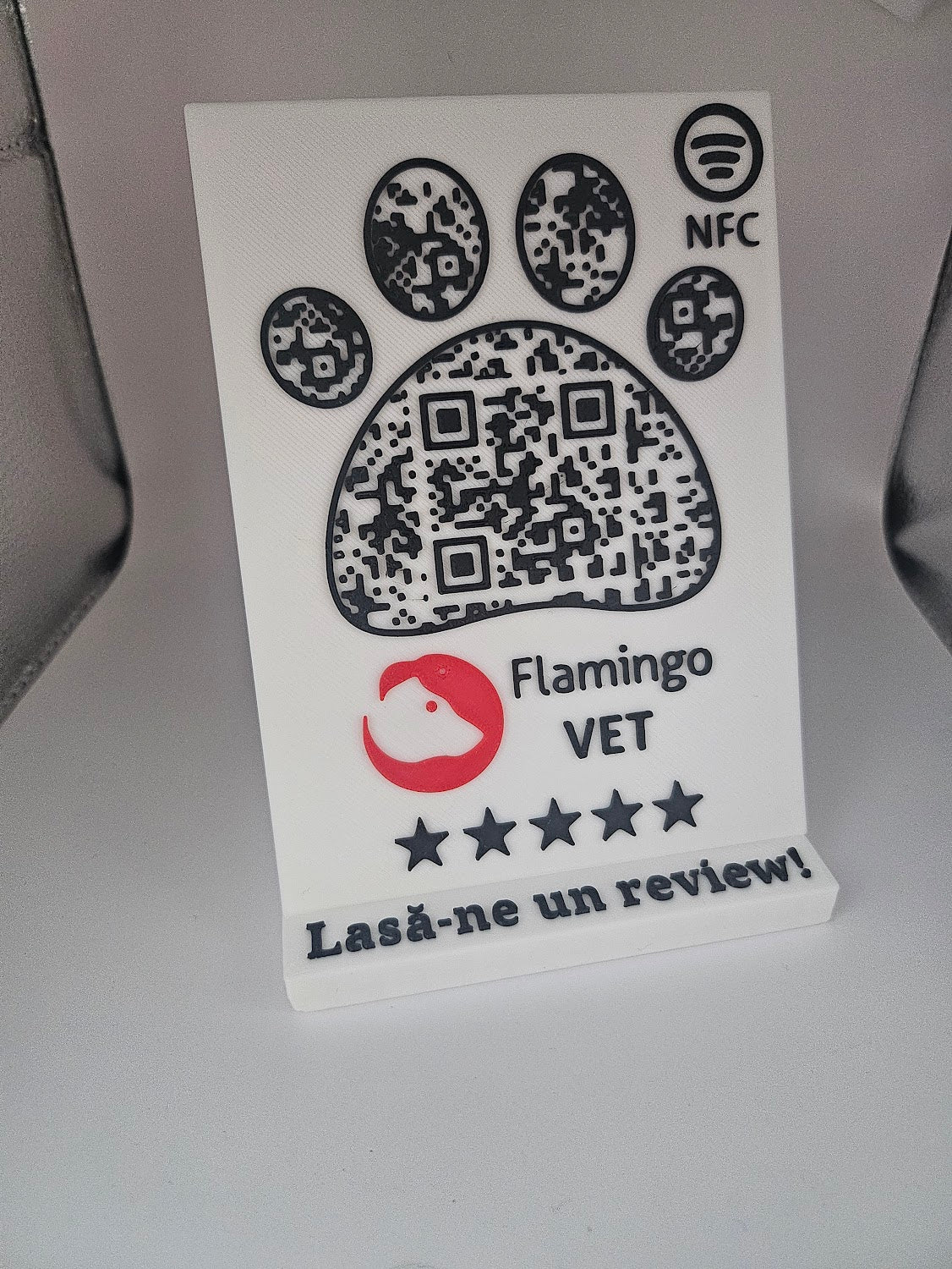 Stand cu cod QR și NFC pentru recenzii Google, pentru afaceri legate de animale
