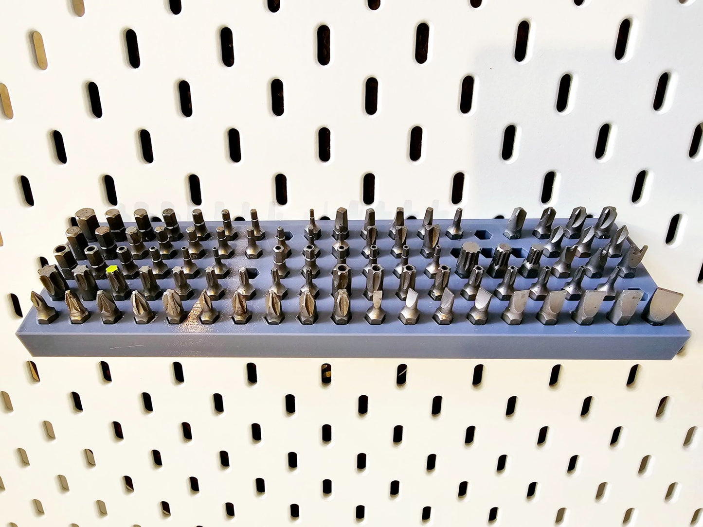 Suport organizator hexagonal pentru 95 biți pentru IKEA Skadis