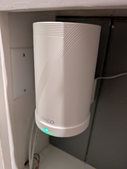 Suport de perete rezistent pentru TP-Link Deco Wi-Fi 7 BE63 BE11000