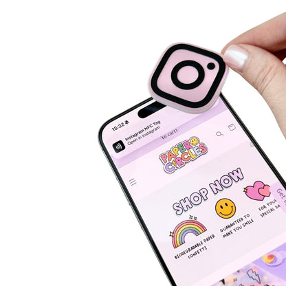 Breloc NFC instagram personalizat pentru afacerea ta