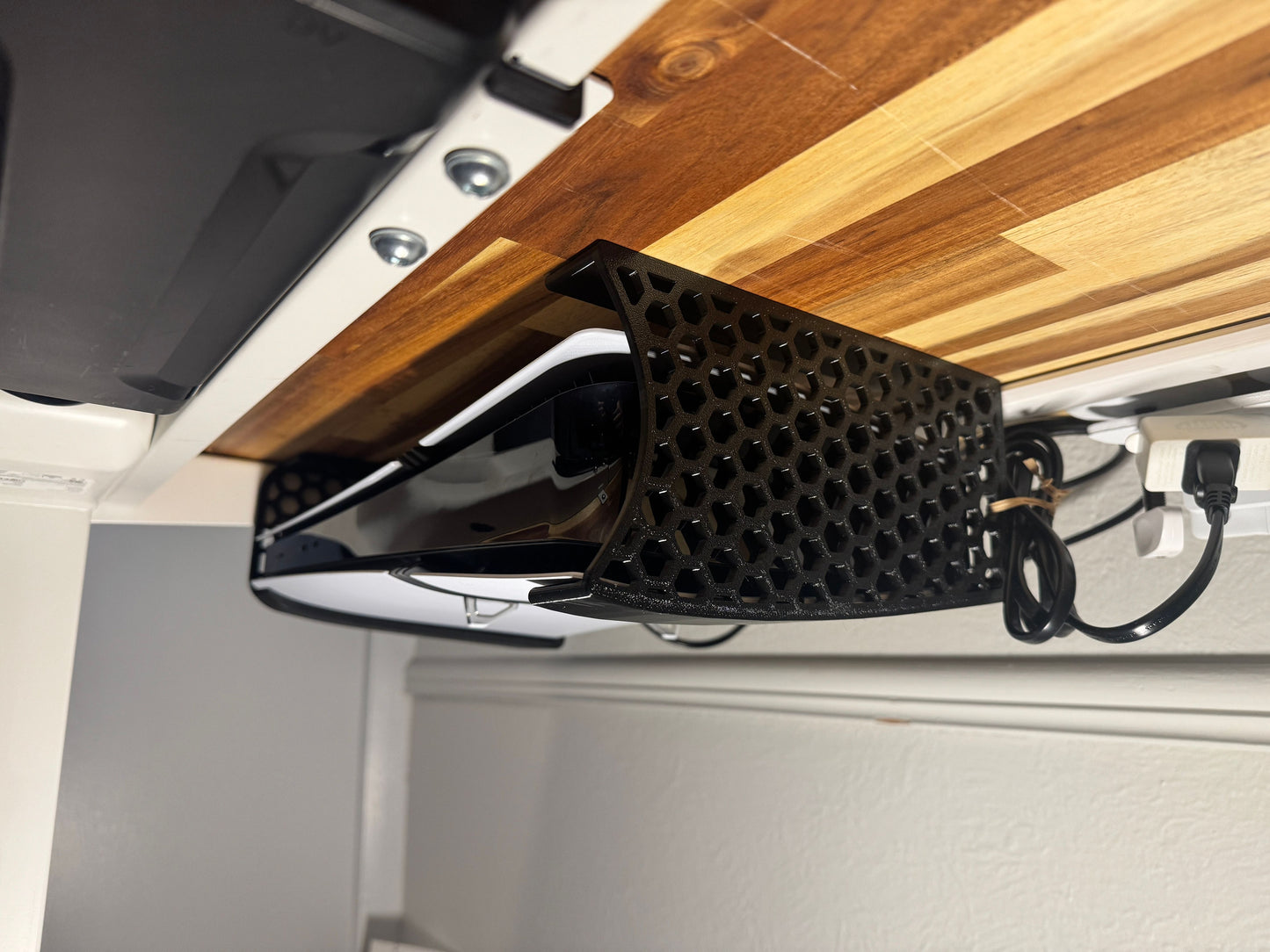 Suport ventilat pentru PS5 Pro sub birou, fără disc