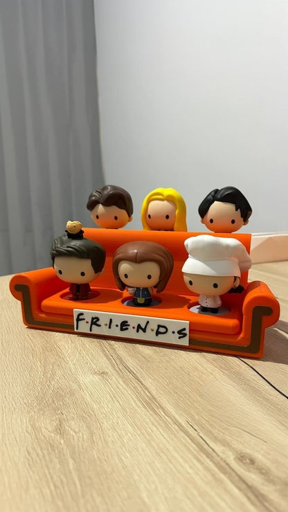 Canapea portocalie inspirată din FRIENDS pentru figurine colecționabile