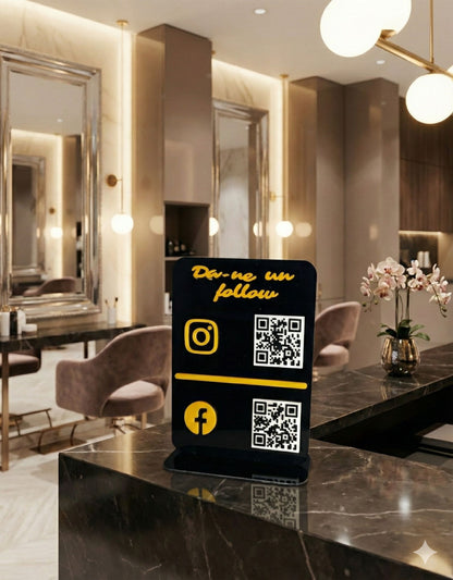 Stand elegant personalizat din plexiglas acrylic cu 2 coduri QR si NFC