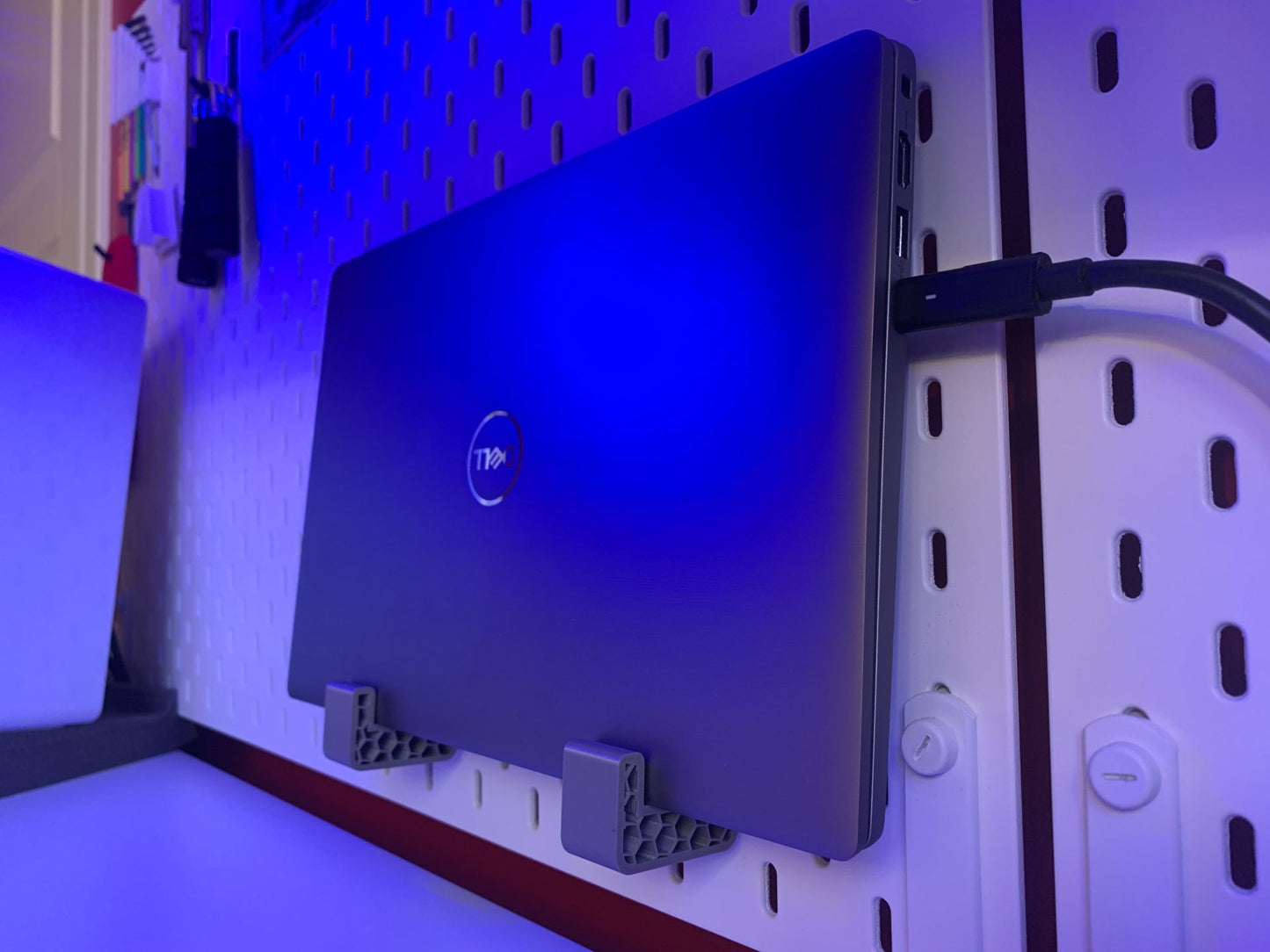 Suport universal compact pentru laptop, compatibil panou IKEA Skadis