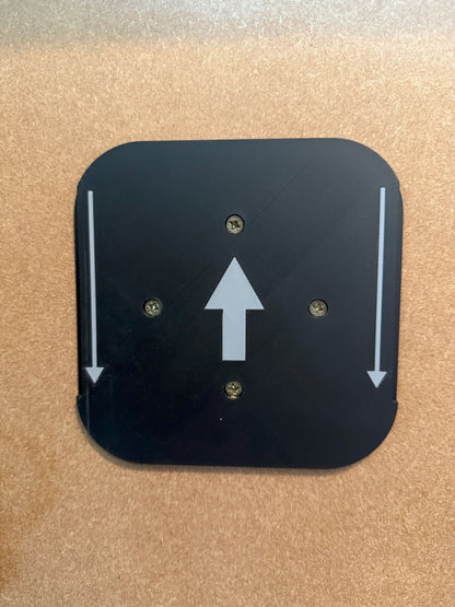 Suport vertical de perete pentru Mac Mini M4