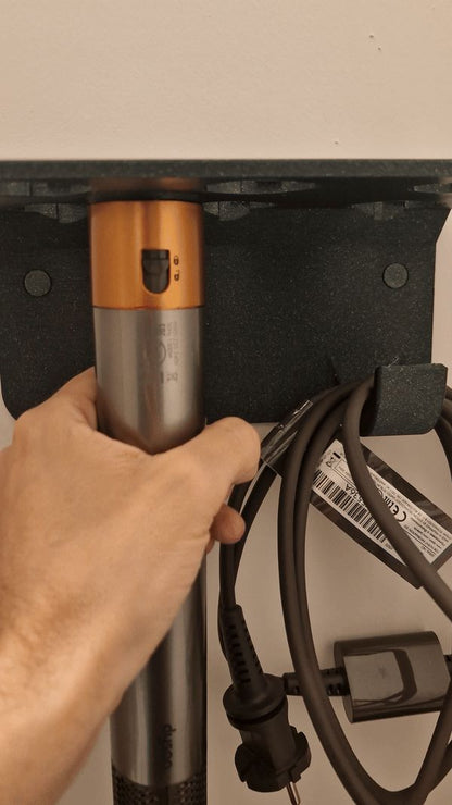 Suport de perete cu sistem twist lock pentru Dyson Airwrap
