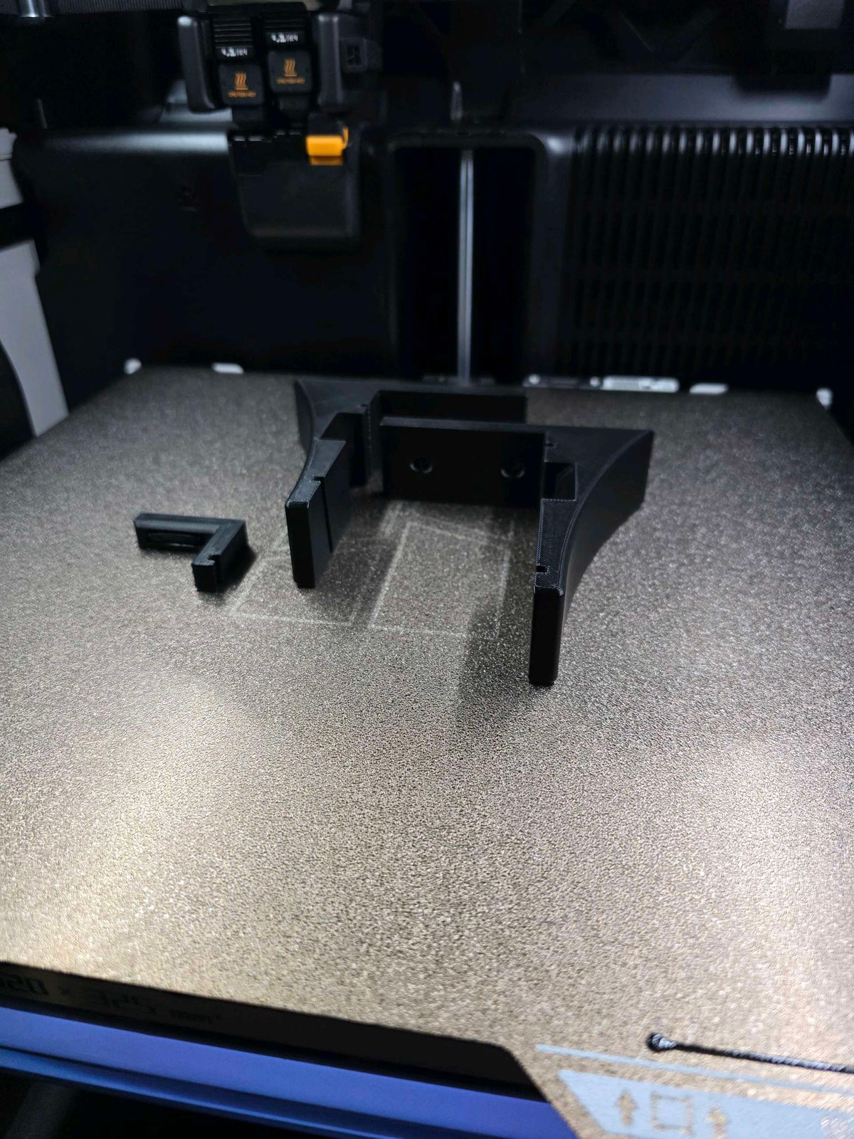 Suport de perete pentru PS5 Pro Digital – partea dreaptă