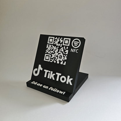 Stand cu cod QR și NFC pentru profilul de TikTok