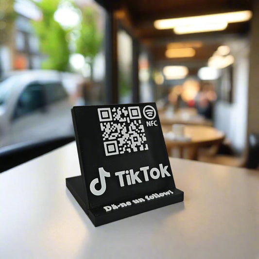 Stand cu cod QR și NFC pentru profilul de TikTok