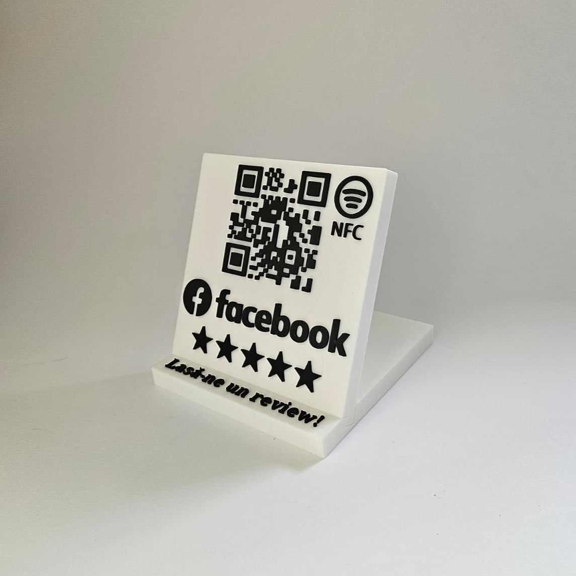 Stand cu cod QR și NFC pentru pagina de Facebook