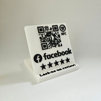 Stand cu cod QR și NFC pentru pagina de Facebook