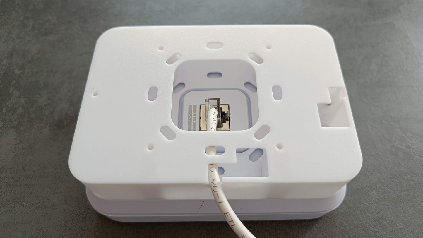 Cutie de montaj perete pentru Ubiquiti U7-IW cu spatiu pentru cablu