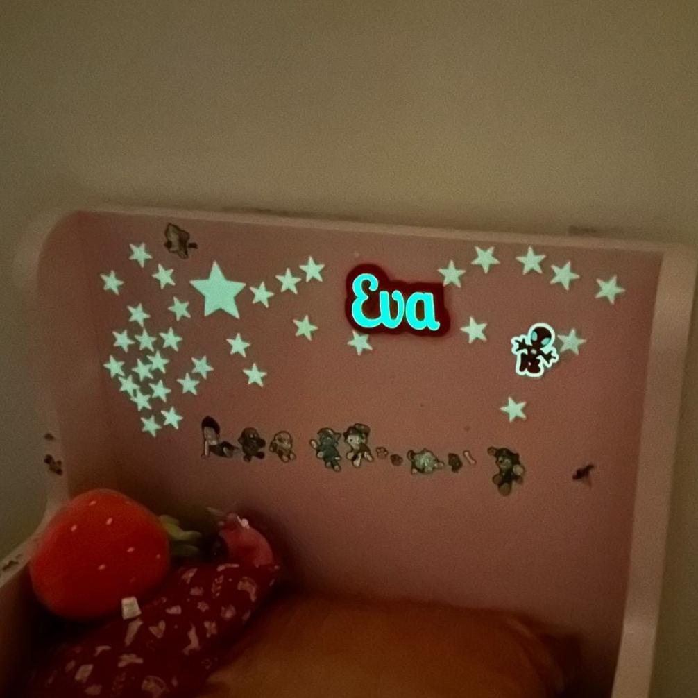 GlowName Magic: Placuta fosforescenta pentru camera copilului