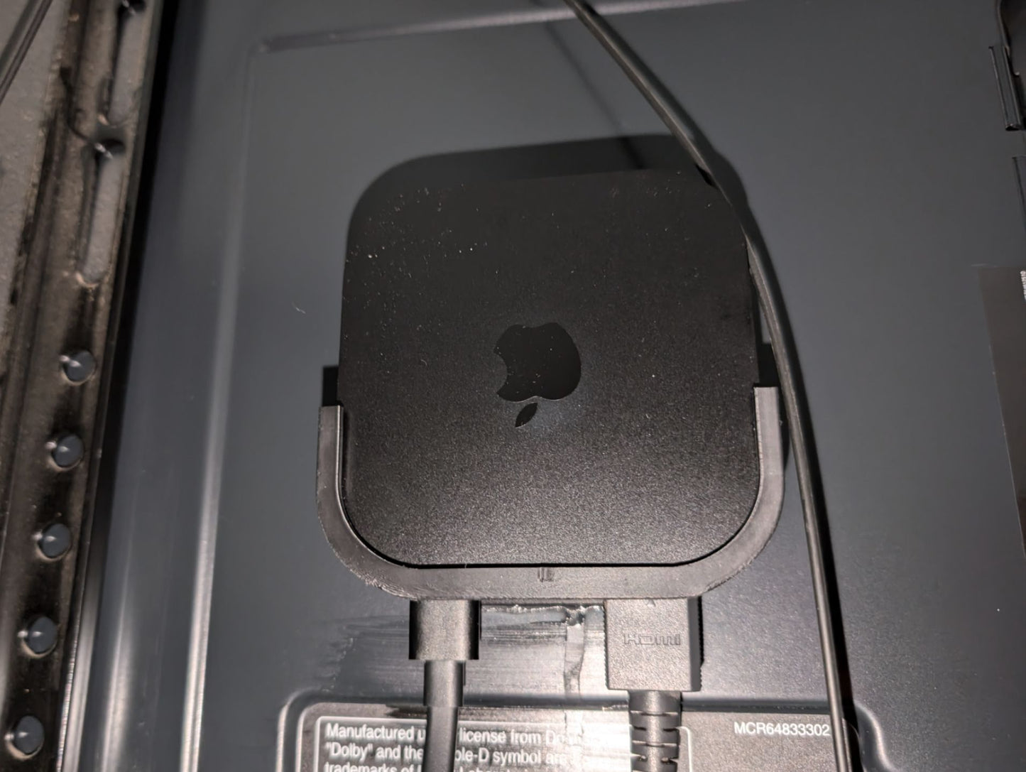 Suport ventilat pentru Apple TV 4K 2022 cu prindere dublă - adeziv sau șuruburi
