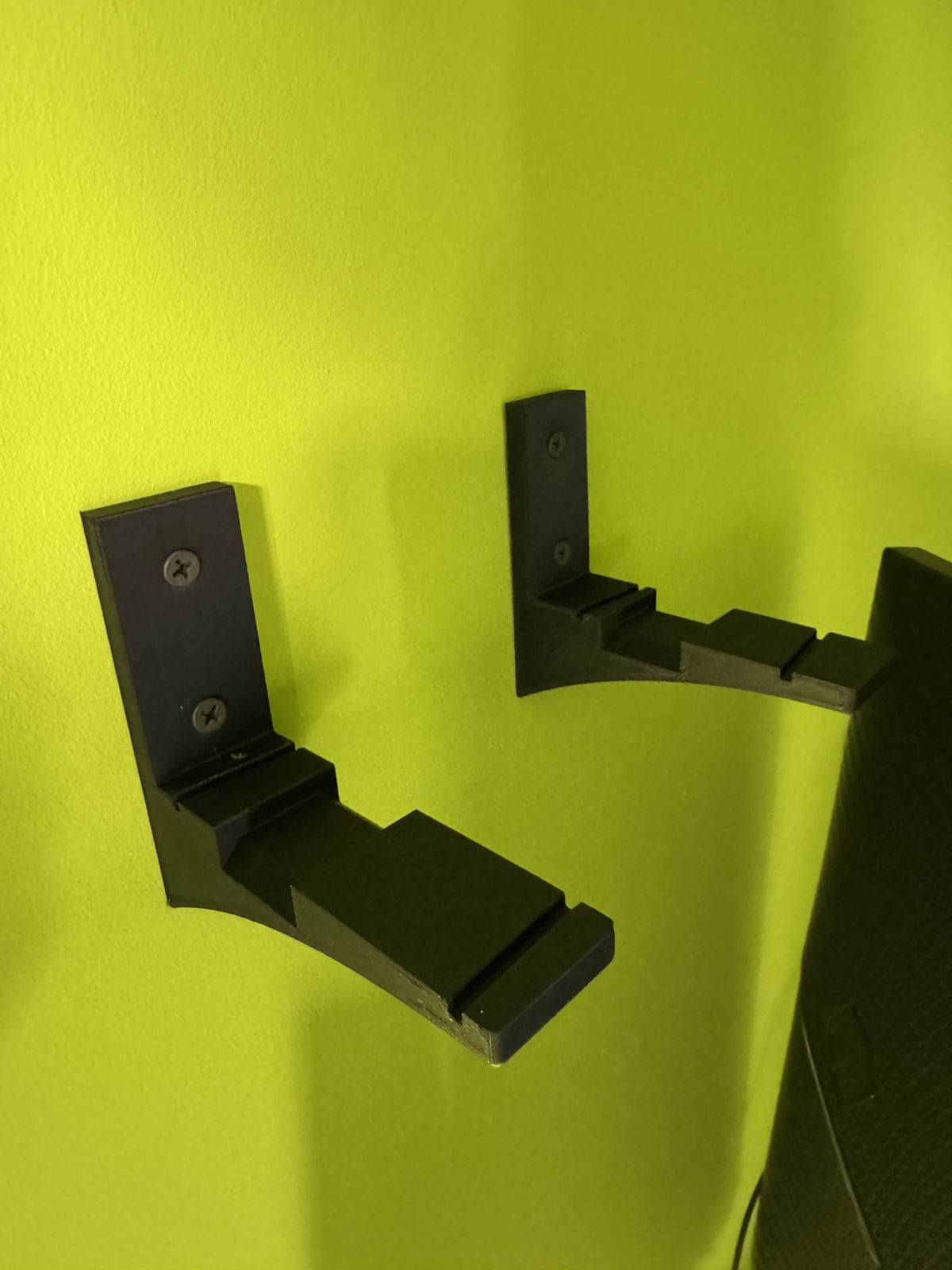 Suport de perete pentru PS5 Pro Digital – partea dreaptă