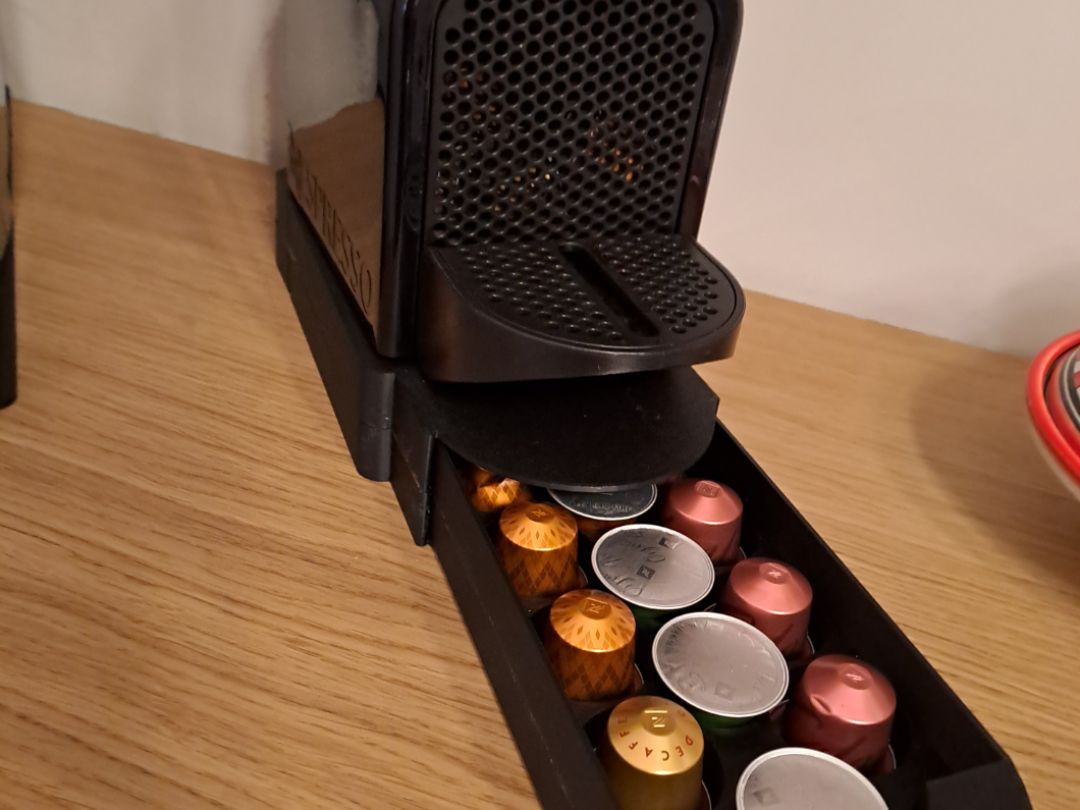 Cutie compactă pentru capsule Nespresso cu sertar sub cafetieră