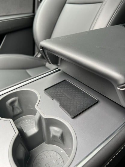 Suport pentru card cheie Tesla – fixare sigură în mașina ta