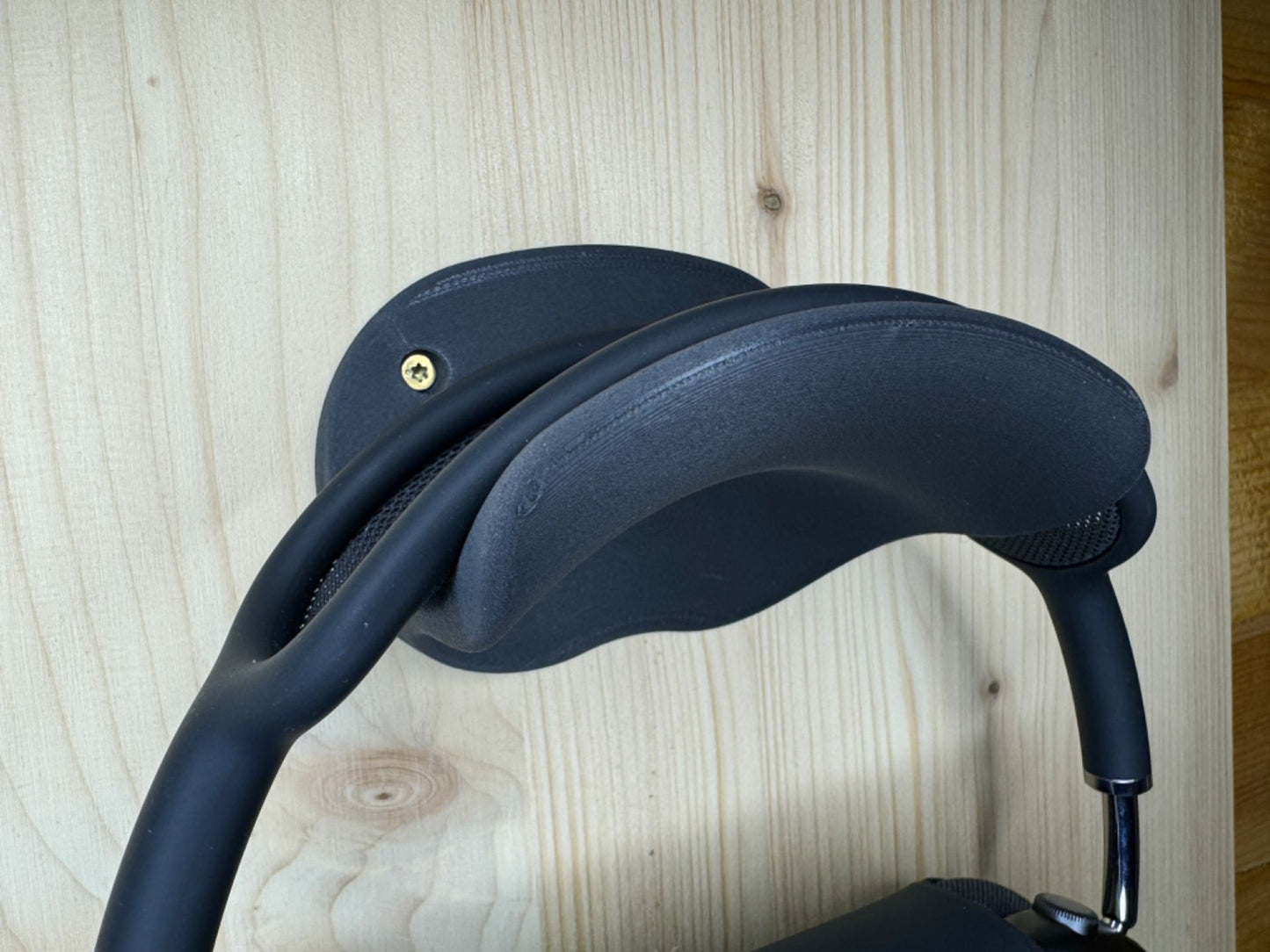 Suport de perete elegant pentru căști AirPods Max