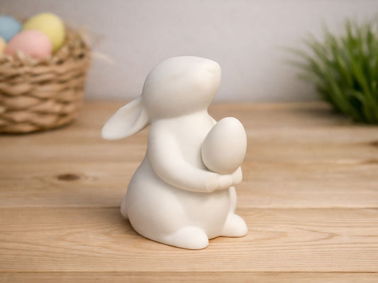 Iepuraș minimalist cu ou de Paște pentru decor modern