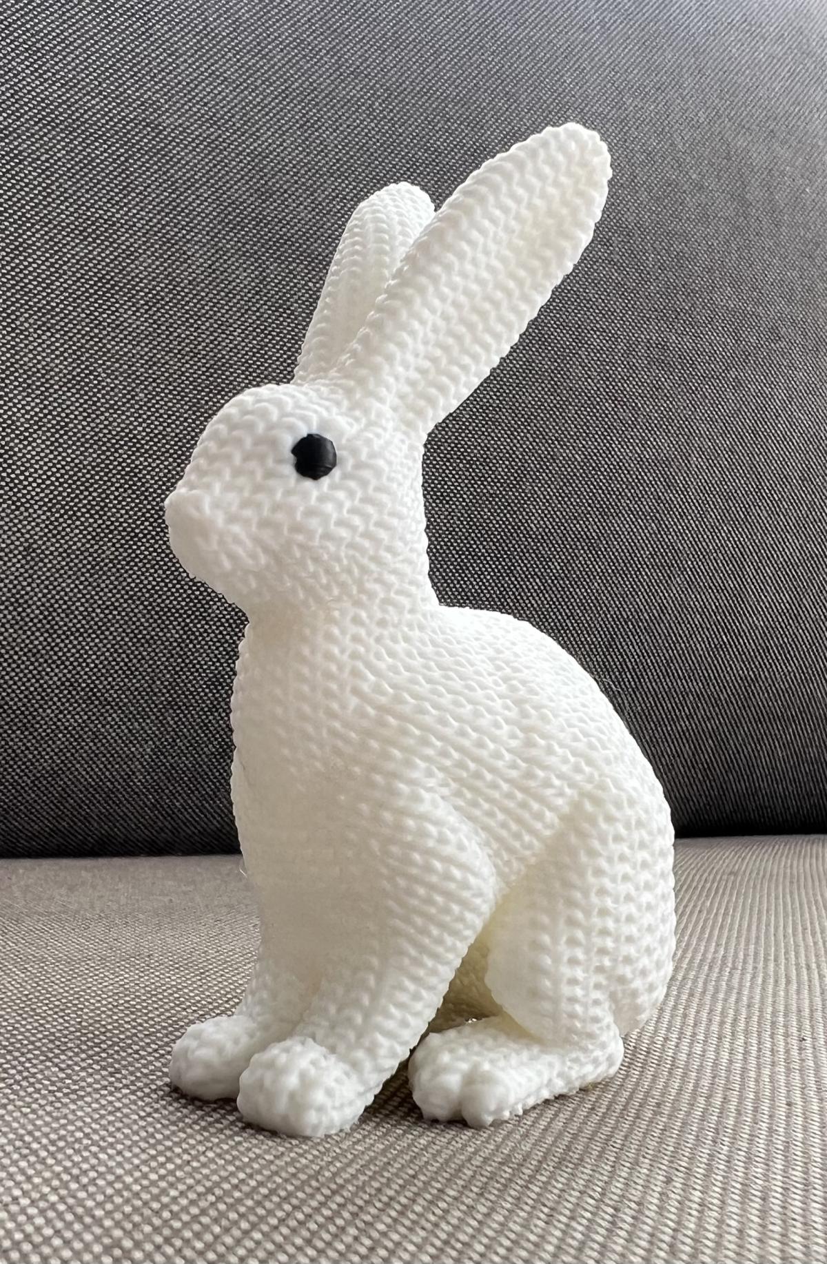 Iepuraș cu design tricotat pentru decor de Paște