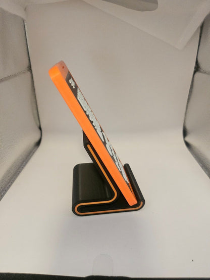 Stand cod QR și NFC pentru recenzii, în formă de telefon